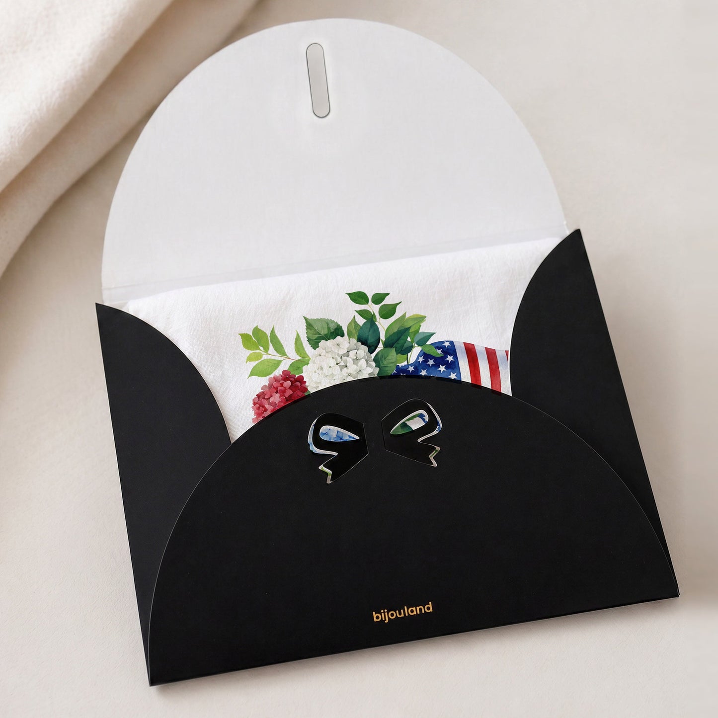 USA hydrangea vase tea towel folded in a Bijouland gift envelope